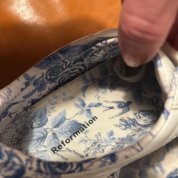 Reformation White Leather Harlow Sneaker sz 7 - Picture 12 of 12